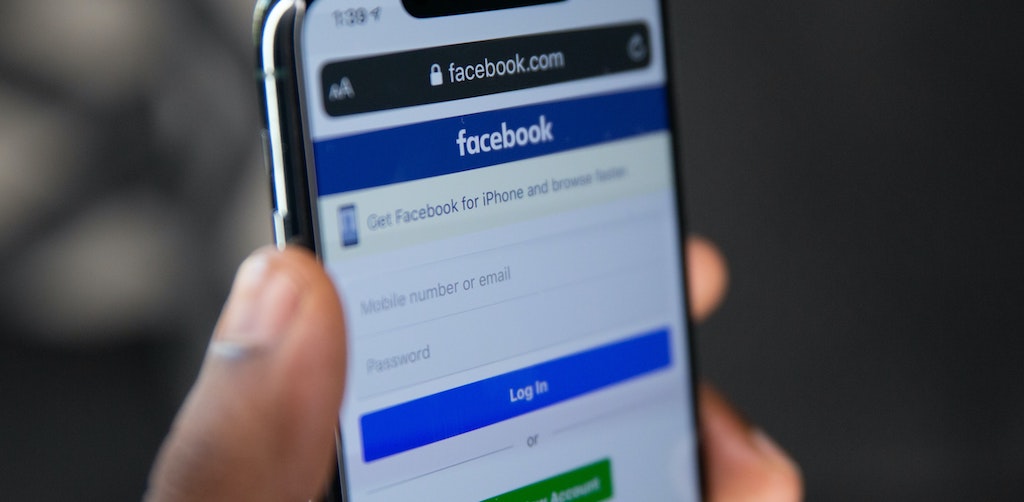 Facebook Pages v. Groups: Optimize Your Nonprofit’s Facebook Presence